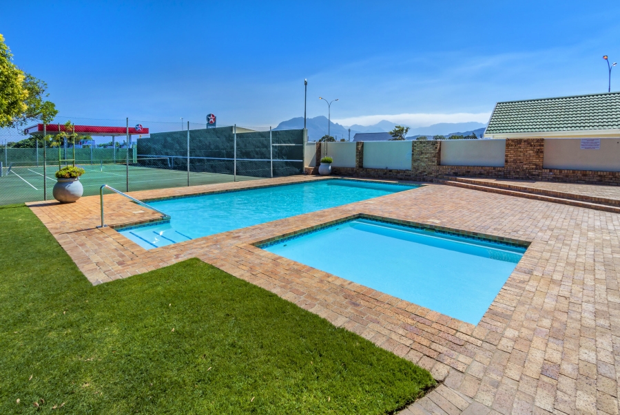 1 Bedroom Property for Sale in Greenways Golf Estate Western Cape